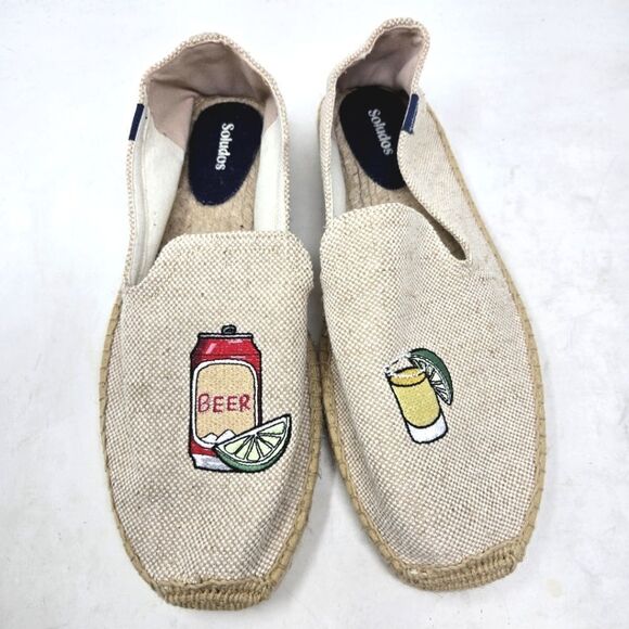 SOLUDOS Beer Shot Smoking Slippers Beige Espadrilles Drink Embroidery Sz 11 - Picture 1 of 7
